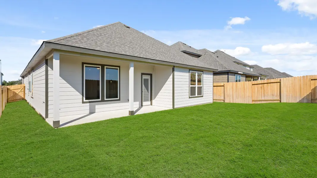 Representative exterior details of a home built from the The Benbrook by Legend Homes in Bluestem, Brookshire (Image 3).