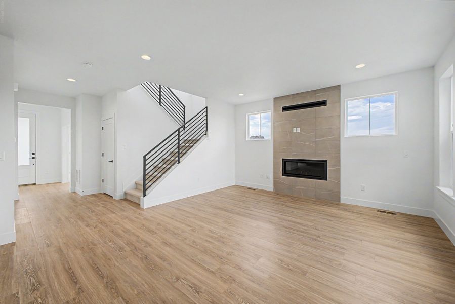 Spacious, unfurnished interior of a new home in West Grange, Longmont (Image 20). Spacious, unfurnished interior of a new home in West Grange, Longmont (Image 20).