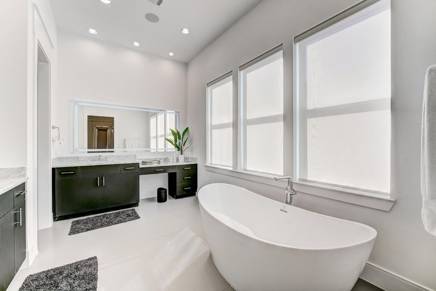 Furnished interior view inside a new home in Avondale, Houston (Image 14).