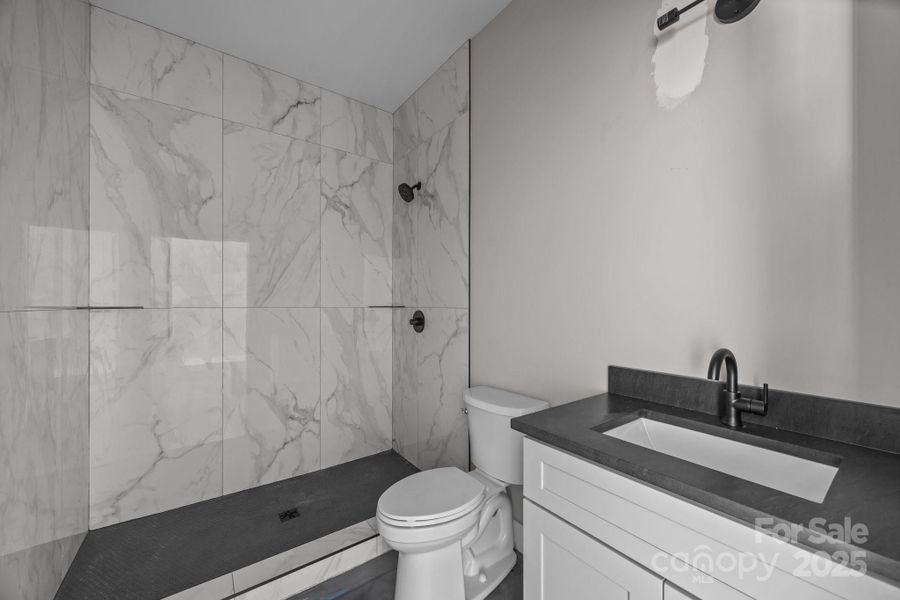 Lower level full bath Lower level full bath