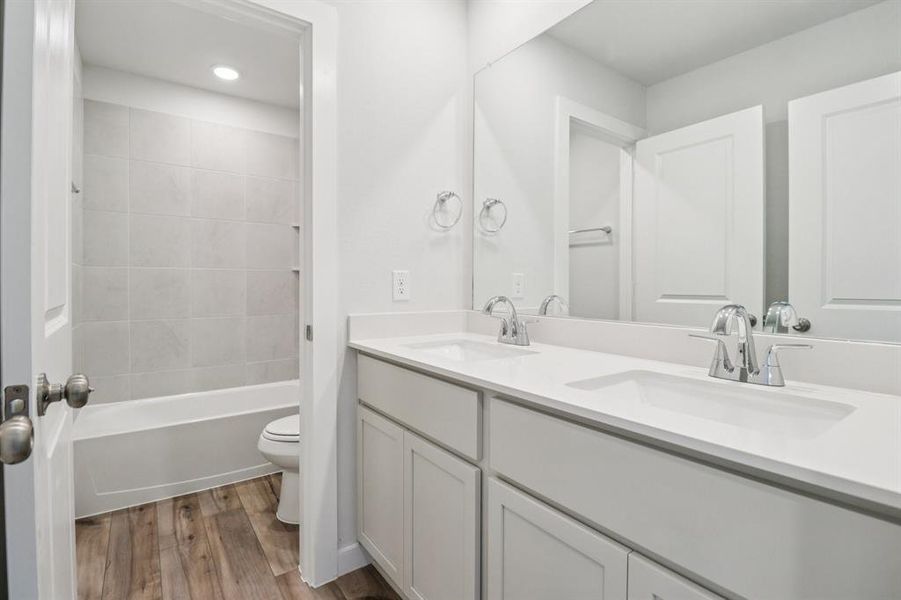 Furnished interior view inside a new home in Lone Oak, Alvarado (Image 10). Furnished interior view inside a new home in Lone Oak, Alvarado (Image 10).