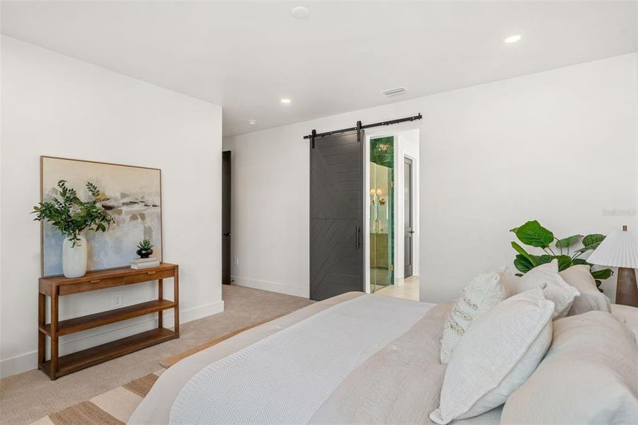 Furnished interior view inside a new home in , Orlando (Image 18).