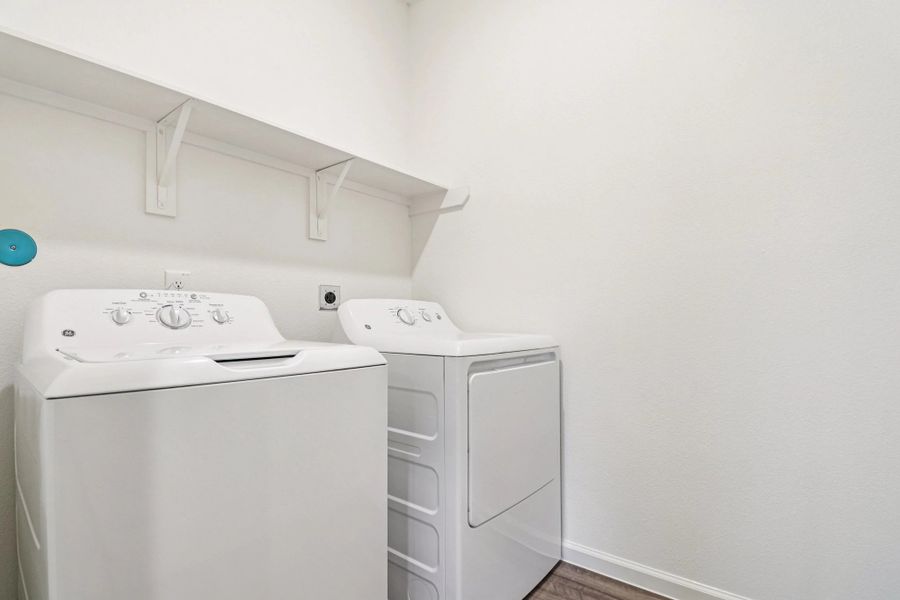 Representative interior finishes for a home built from the Athena by Starlight Homes in Eagles Landing, Elgin (Image 14).