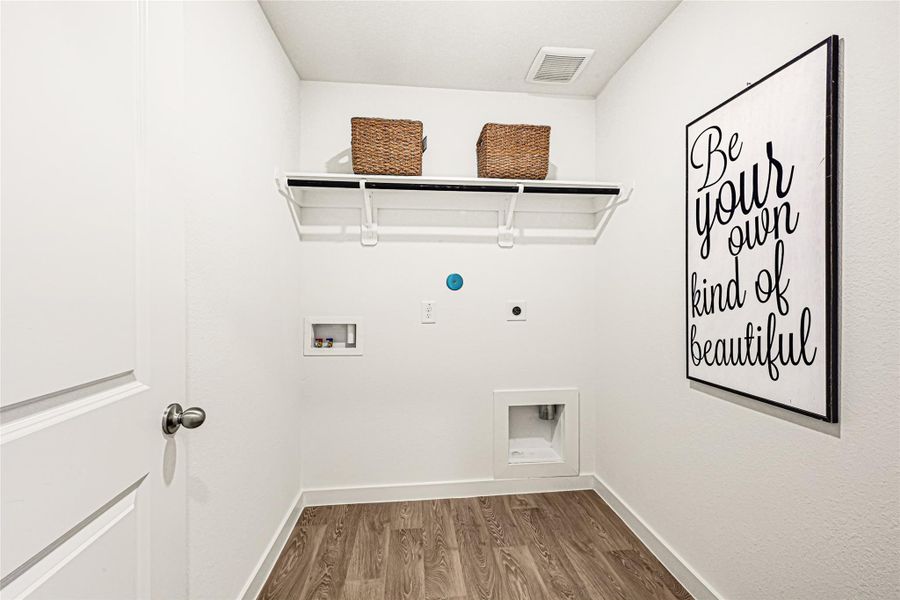 Spacious, unfurnished interior of a new home in Tamarron, Fulshear (Image 20).