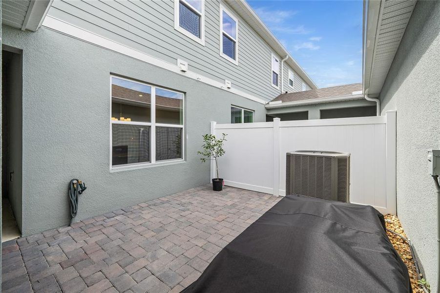 Exterior details and patio area of a home in Rivington, Debary (Image 4).