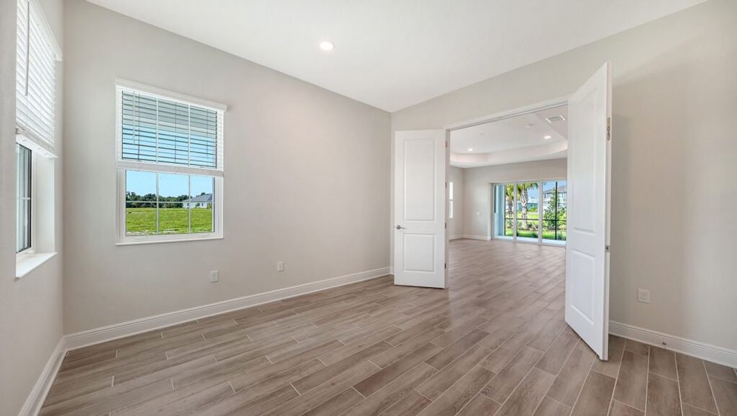 Spacious, unfurnished interior of a new home in Canoe Creek, Parrish (Image 25). Spacious, unfurnished interior of a new home in Canoe Creek, Parrish (Image 25).