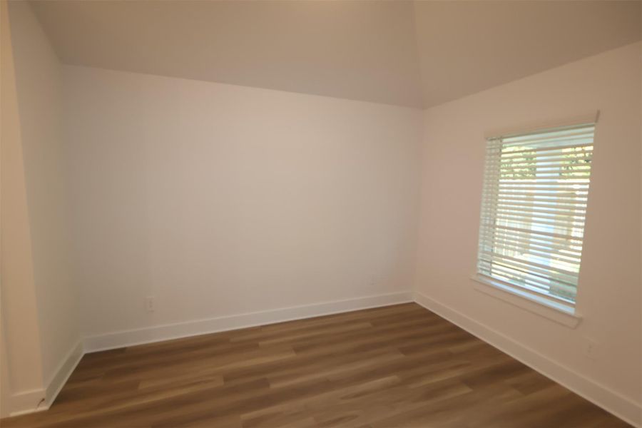 Spacious, unfurnished interior of a new home in Sorella, Tomball (Image 11). Spacious, unfurnished interior of a new home in Sorella, Tomball (Image 11).