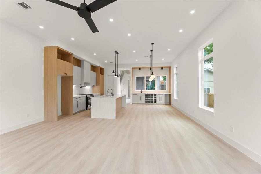 Spacious, unfurnished interior of a new home in , Houston (Image 35).