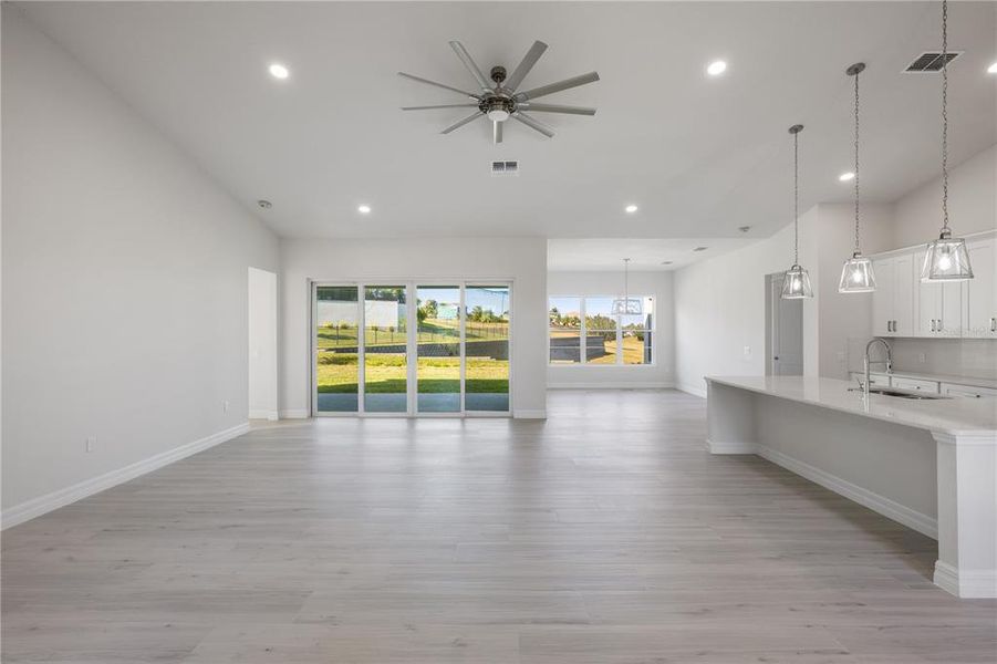 Spacious, unfurnished interior of a new home in , Lake Alfred (Image 18).
