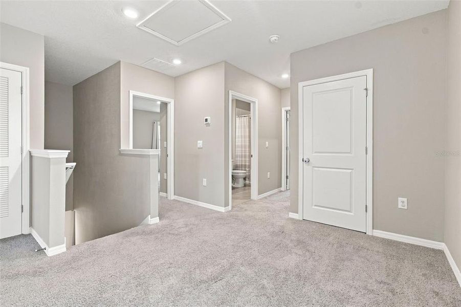 Spacious, unfurnished interior of a new home in , Wesley Chapel (Image 31).