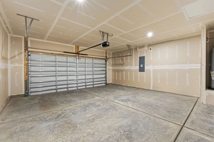 Spacious, unfurnished interior of a new home in Solserra, Shallotte (Image 16). Spacious, unfurnished interior of a new home in Solserra, Shallotte (Image 16).