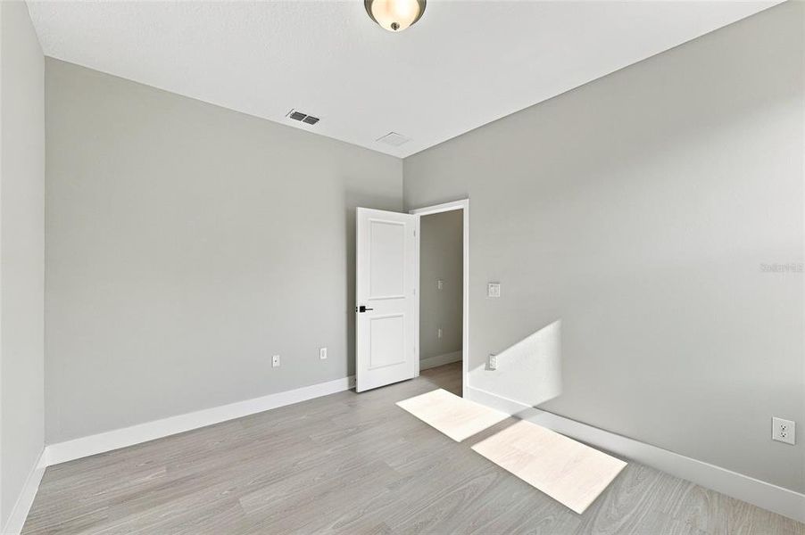Spacious, unfurnished interior of a new home in , Ocala (Image 22).