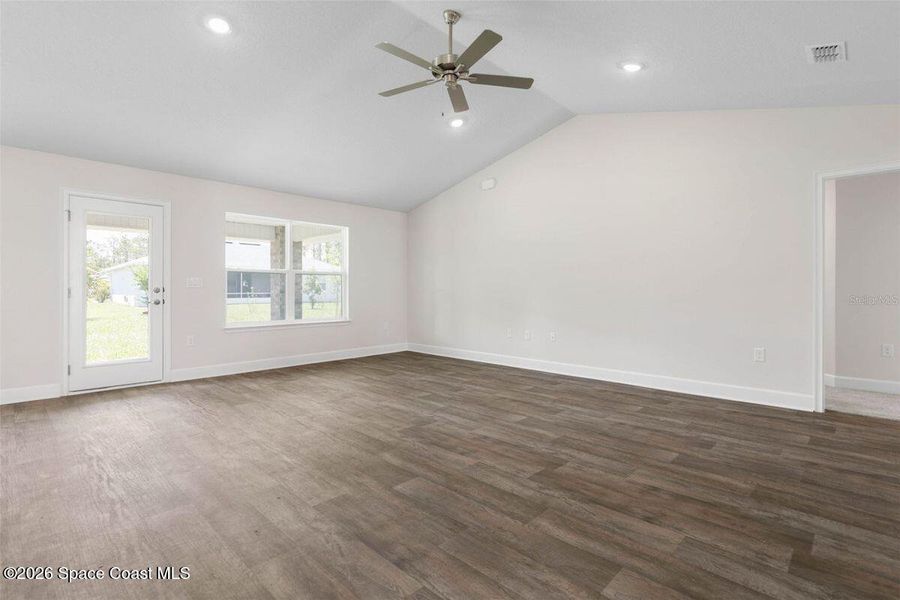 Spacious, unfurnished interior of a new home in Palm Bay, Palm Bay (Image 18).