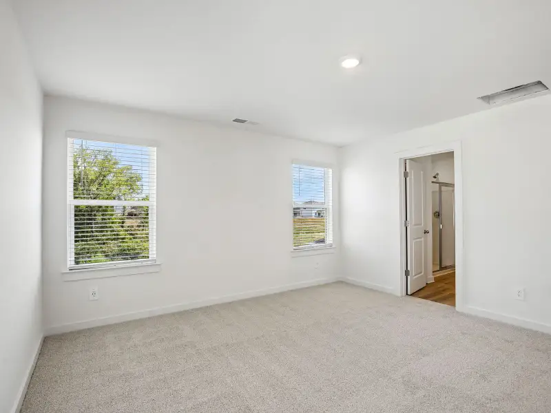 Spacious, unfurnished interior of a new home in Crestview - Ridge Series, Hermitage (Image 12).