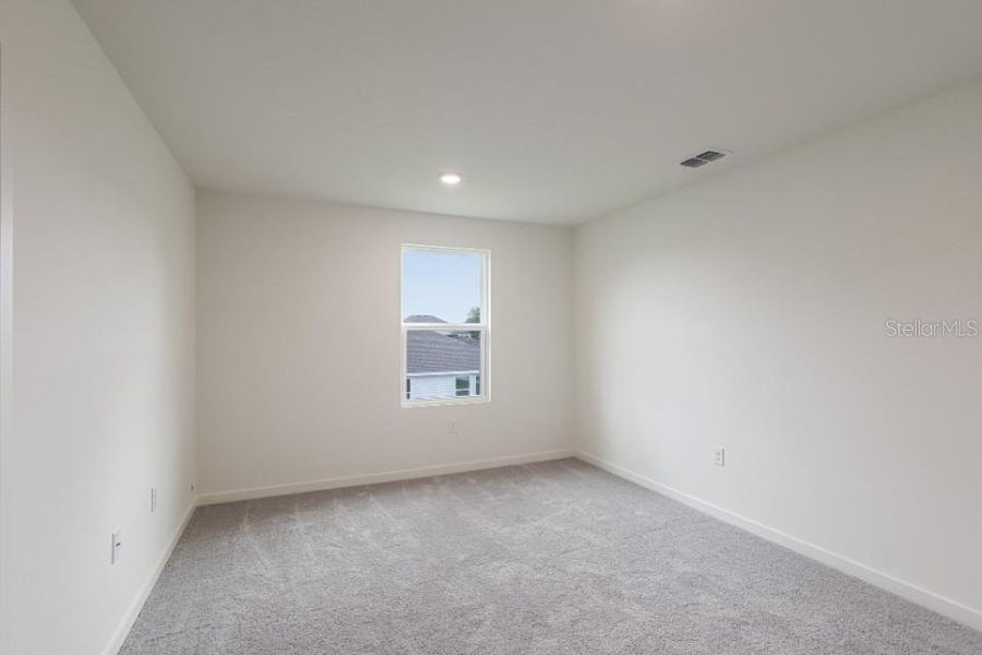 Spacious, unfurnished interior of a new home in Baywood Hills, Alachua (Image 9).