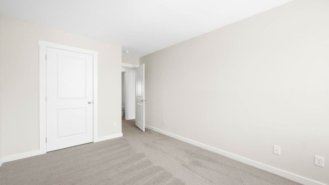 Spacious, unfurnished interior of a new home in Johnson Farms, Greeneville (Image 17).