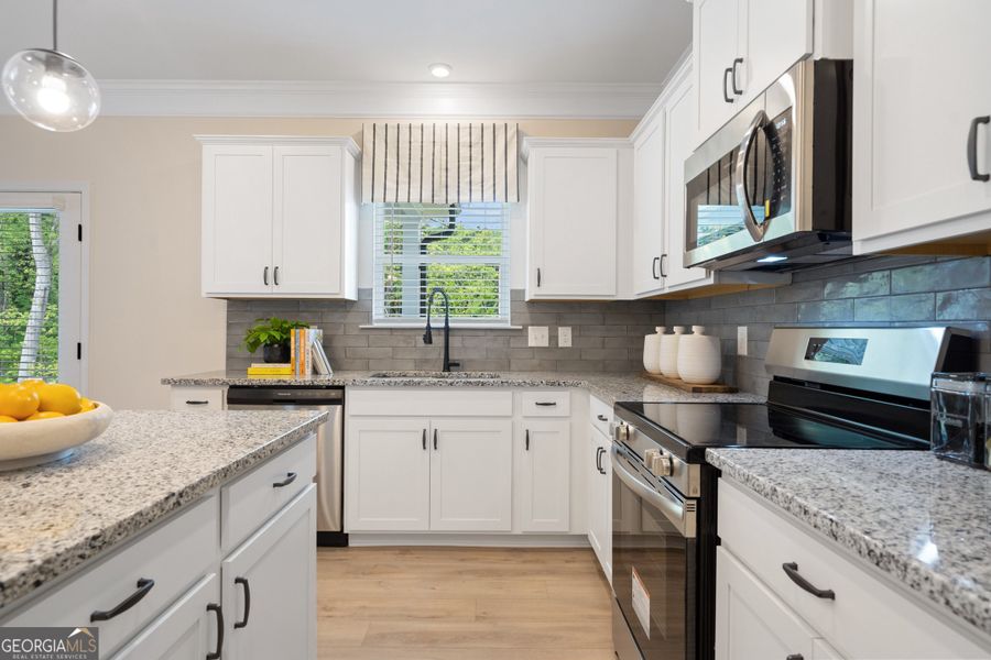 Furnished interior view inside a new home in Maddox Station, Eatonton (Image 6). Furnished interior view inside a new home in Maddox Station, Eatonton (Image 6).