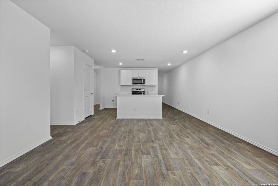Spacious, unfurnished interior of a new home in Riverstone at Westpointe, San Antonio (Image 18).