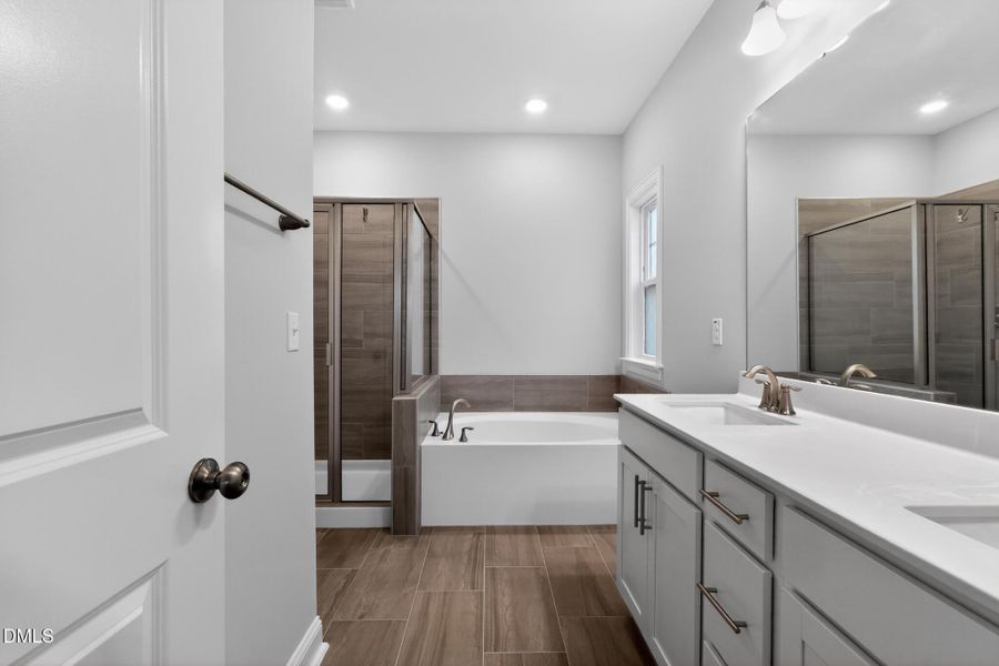 29_920_Jasper_Mine_Trl-Bathroom-_011