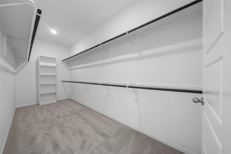 Spacious, unfurnished interior of a new home in Rollingbrook Estates, Baytown (Image 22).