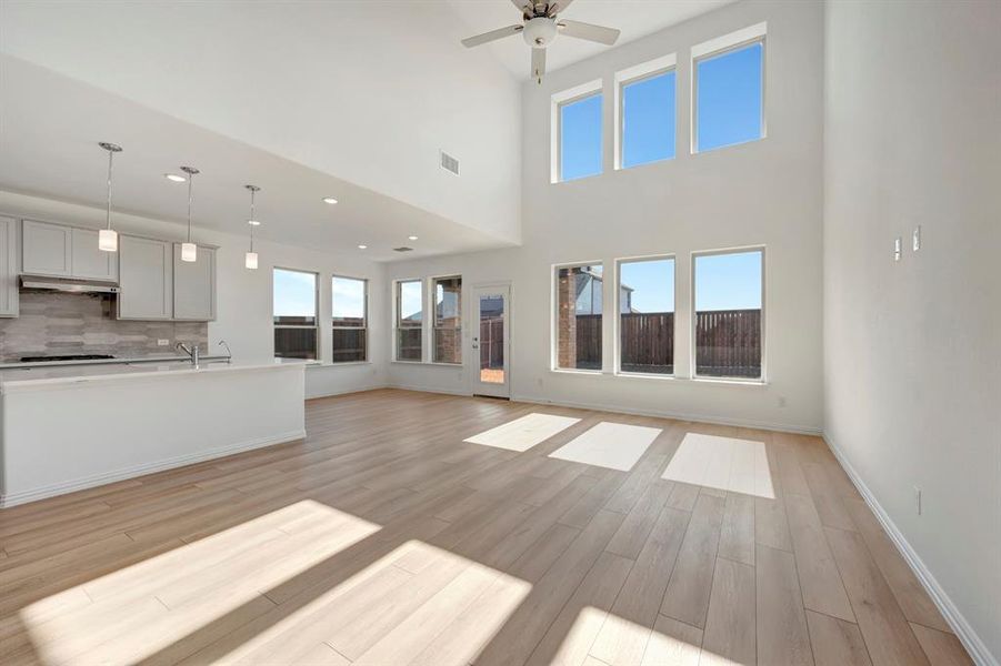 Spacious, unfurnished interior of a new home in Lily Creek at Sutton Fields, Aubrey (Image 23).