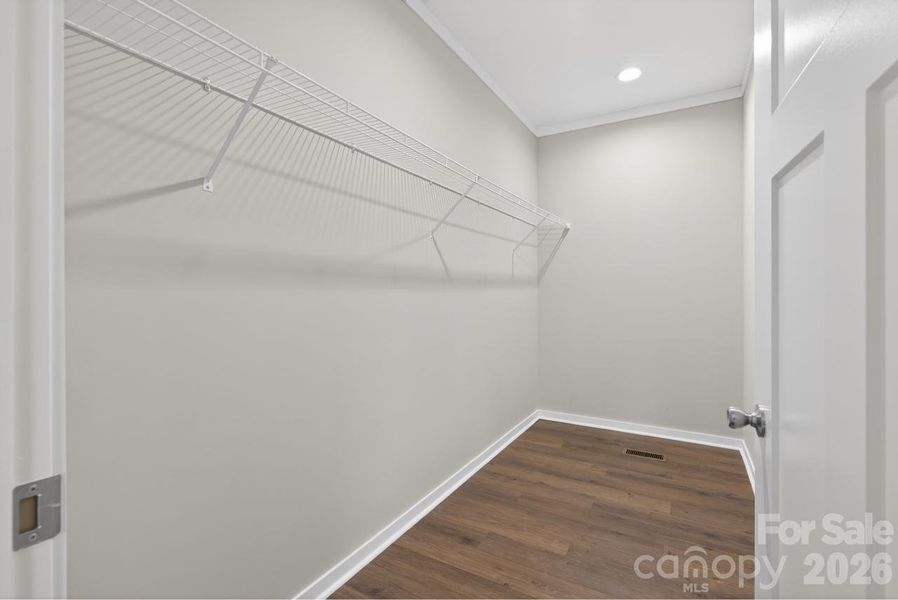 Spacious, unfurnished interior of a new home in , Columbus (Image 28).