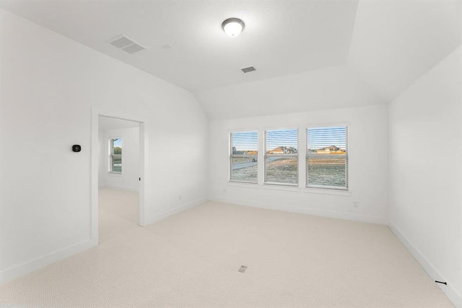 Spacious, unfurnished interior of a new home in Broadmoor Estates, Ovilla (Image 19).
