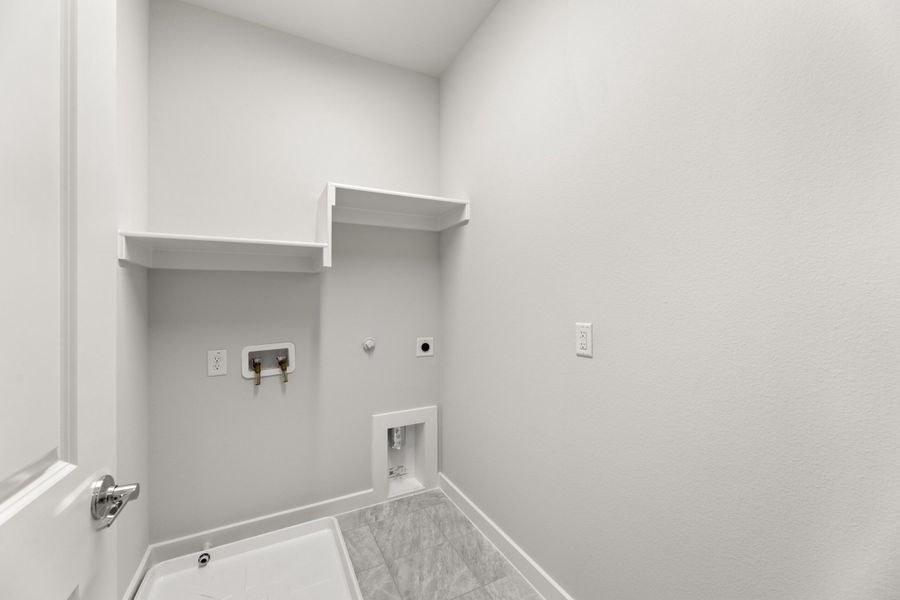 Spacious, unfurnished interior of a new home in Ten Mile Creek, Celina (Image 23).