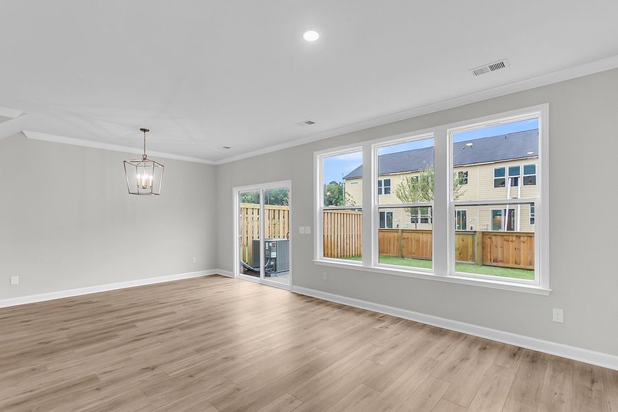 Spacious, unfurnished interior of a new home in Pineland Preserve, Summerville (Image 19).
