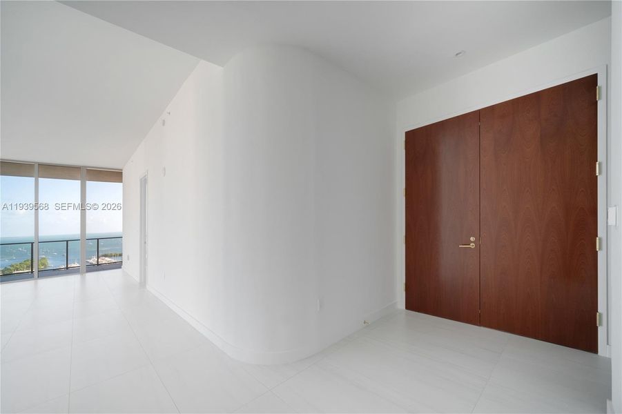 Spacious, unfurnished interior of a new home in Mr. C Residences, Miami (Image 52).