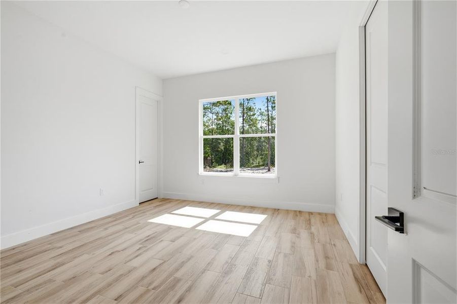 Spacious, unfurnished interior of a new home in , Dunnellon (Image 17).
