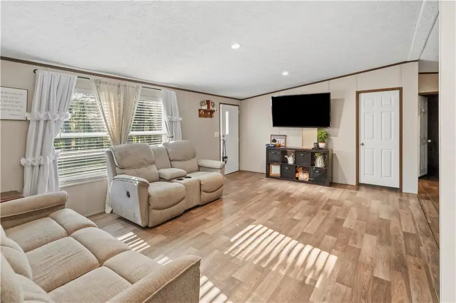 Furnished interior view inside a new home in , Bremen (Image 23).