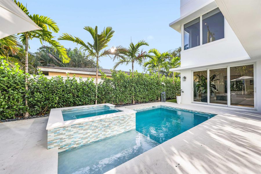 Exterior details and patio area of a home in , West Palm Beach (Image 2).