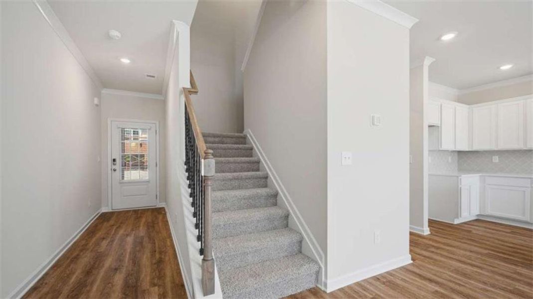 Spacious, unfurnished interior of a new home in Inverness at Sugarloaf, Lawrenceville (Image 11).