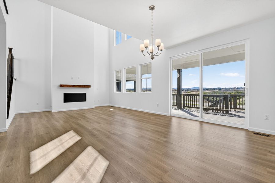 Spacious, unfurnished interior of a new home in Macanta, Castle Rock (Image 16).