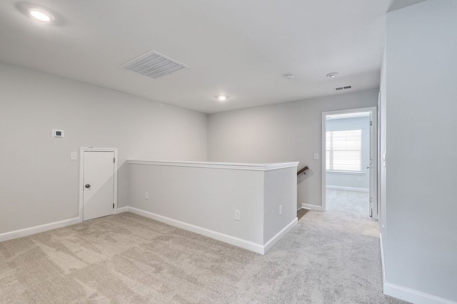 Spacious, unfurnished interior of a new home in Arcadia, Myrtle Beach (Image 32).