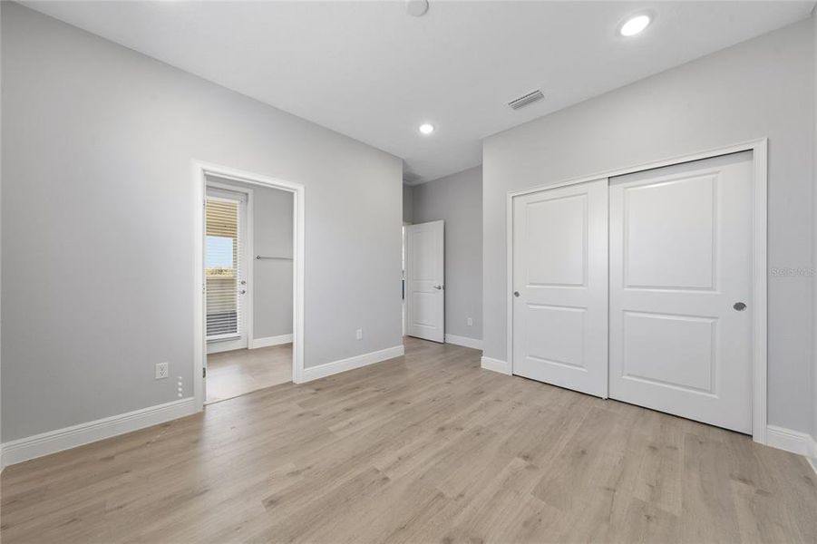 Spacious, unfurnished interior of a new home in , St. Cloud (Image 23).