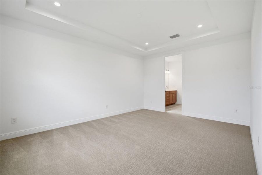 Spacious, unfurnished interior of a new home in North River Ranch, Parrish (Image 16).