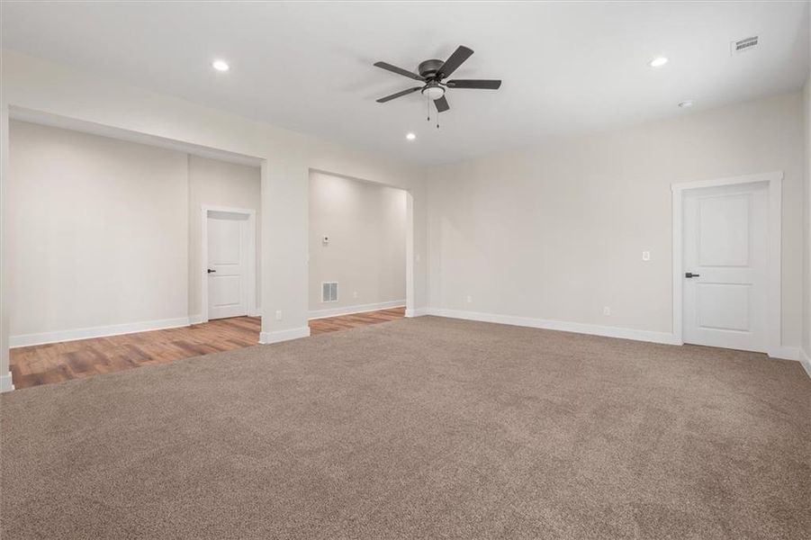 Spacious, unfurnished interior of a new home in , Bremen (Image 18).