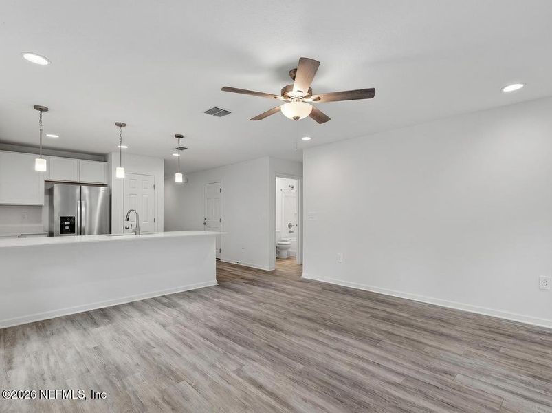 Spacious, unfurnished interior of a new home in , Jacksonville (Image 43).
