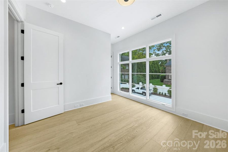 Ensuite Bedroom for Representation