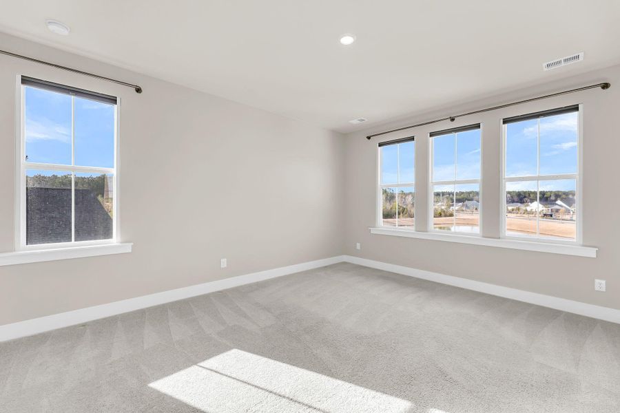 Spacious, unfurnished interior of a new home in Carnes Crossroads, Summerville (Image 38).