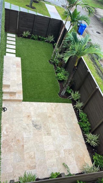 Exterior details and patio area of a home in , Fort Lauderdale (Image 25).