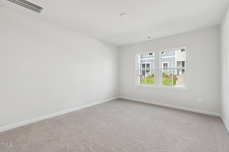 Mews 64_First Floor Bedroom_6.3.25_webre Mews 64_First Floor Bedroom_6.3.25_webre