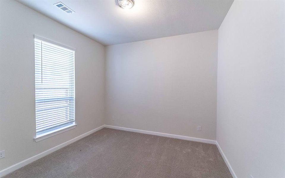 Spacious, unfurnished interior of a new home in Sonoma Verde, Rockwall (Image 16).