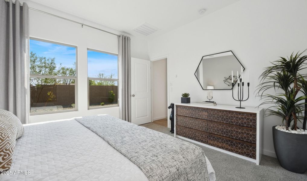 158601_Laveen Springs_Clyde_Primary Suit 158601_Laveen Springs_Clyde_Primary Suit