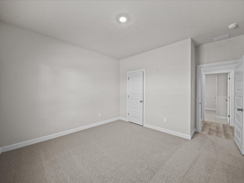 Spacious, unfurnished interior of a new home in Vickery Station, Woodruff (Image 16). Spacious, unfurnished interior of a new home in Vickery Station, Woodruff (Image 16).