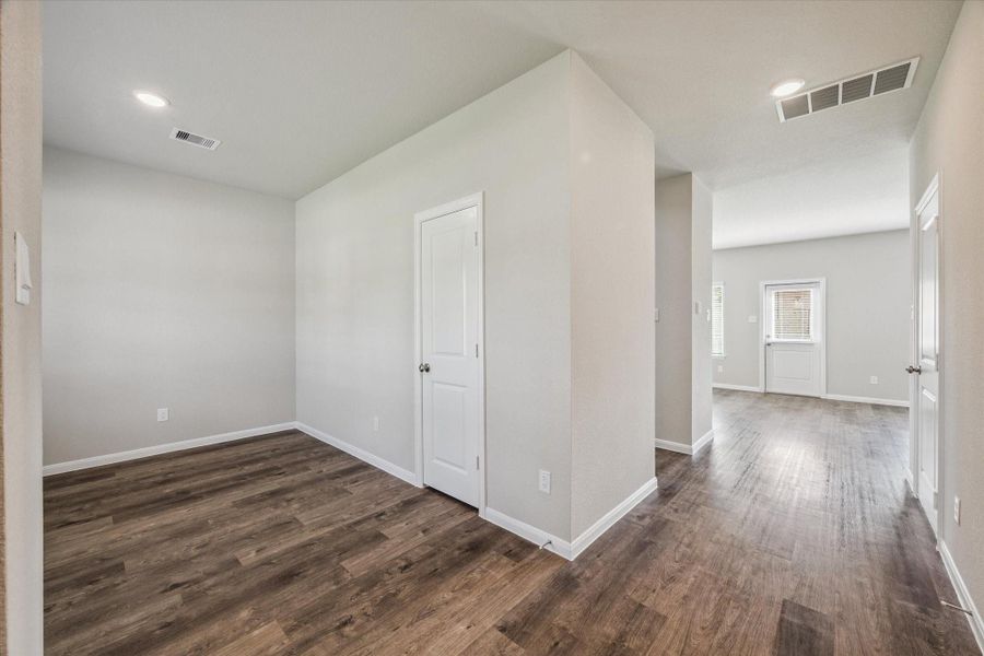 Spacious, unfurnished interior of a new home in , Texas City (Image 23). Spacious, unfurnished interior of a new home in , Texas City (Image 23).