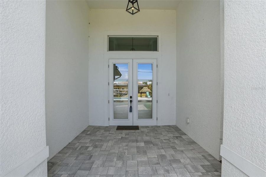 Exterior details and patio area of a home in , Cape Coral (Image 4).