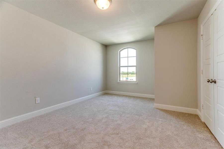 Spacious, unfurnished interior of a new home in Charleston, Mansfield (Image 24).